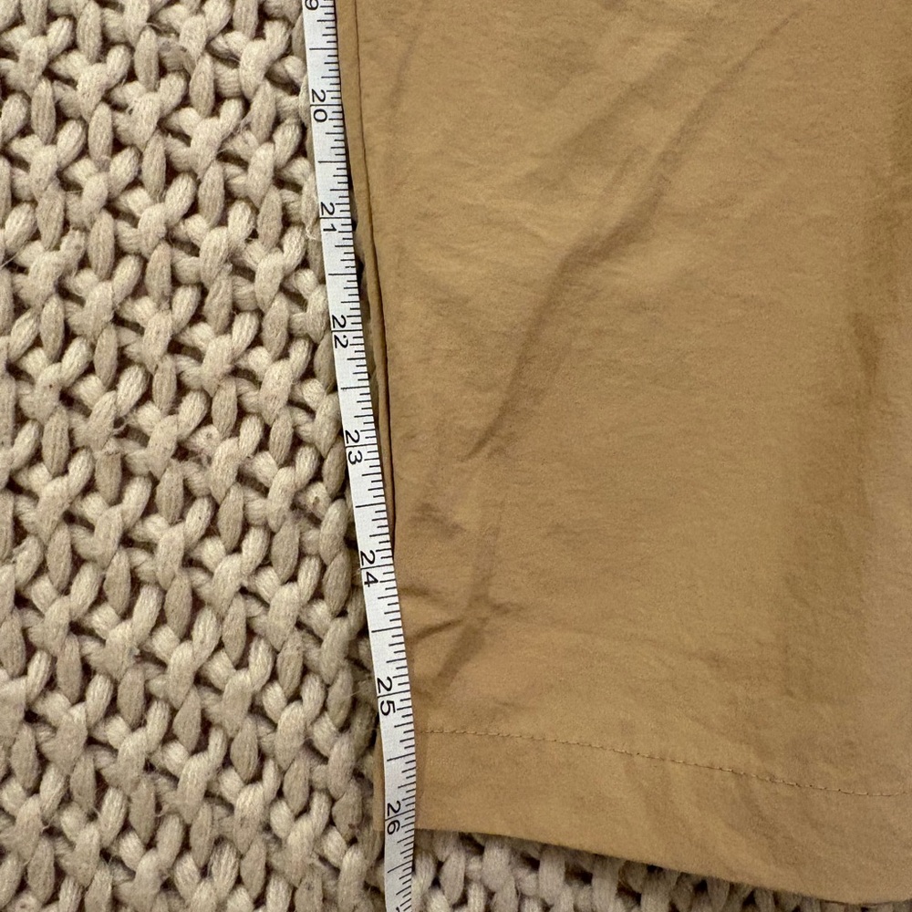 NWOT Nike Beige Joggers with Fleece Pockets - Picture 9 of 9